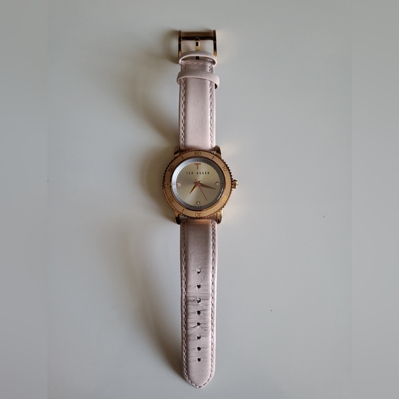 Ted Baker TE2110 Smart Casual Three-Hand Pink Leather Watch - Picture 2 of 6